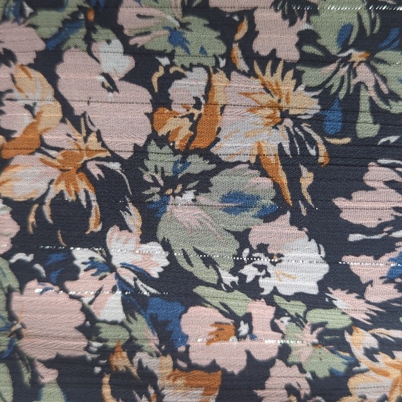 American Eagle Black Floral Ruffled Top - Picture 4 of 9